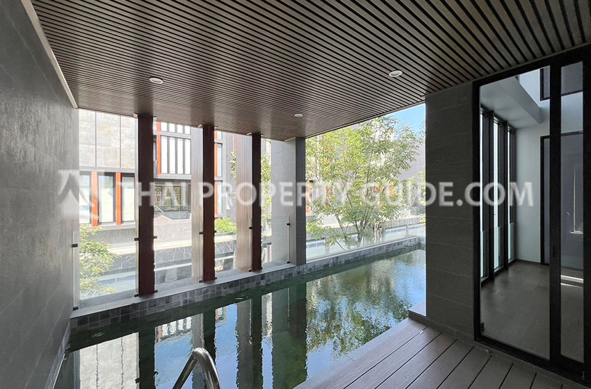 House with Private Pool in Srinakarin 